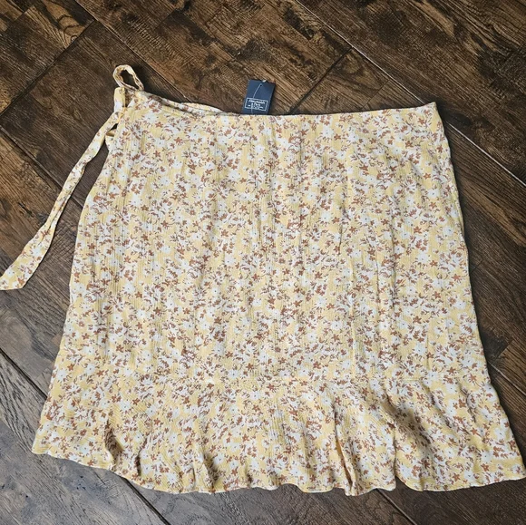 Abercrombie Floral Skirt Womens Size L Nwt - Picture 6 of 9